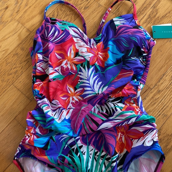 Women's UPF 50 Ring Back One Piece
Swimsuit - Aqua Green® Multi Pink - Picture 7 of 7